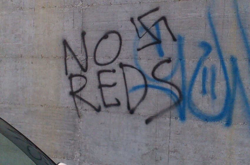 Svastiche a Montesilvano