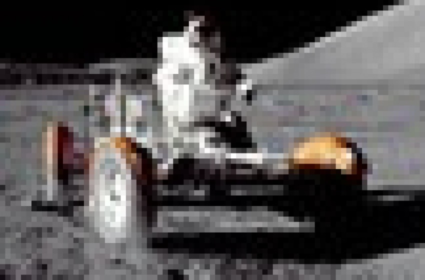 in macchina sulla luna