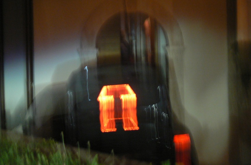 L'auto davanti alla villa