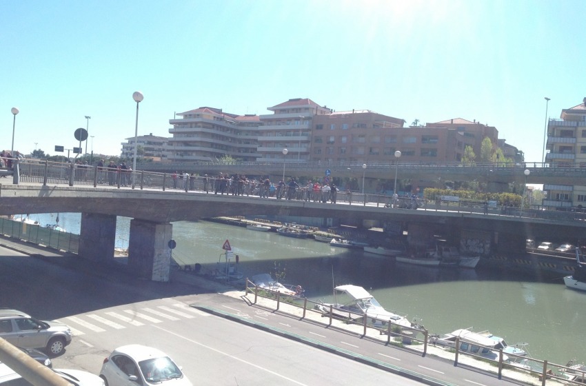 pescatori sull'asse attrezzato