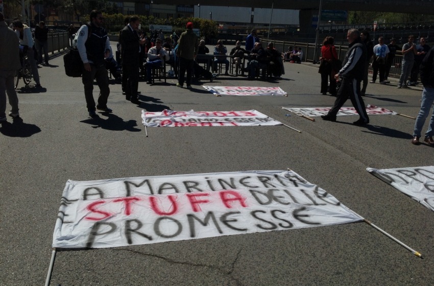 striscione protesta
