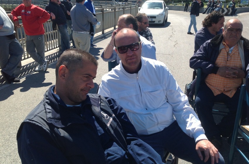 pescatori sull'asse attrezzato