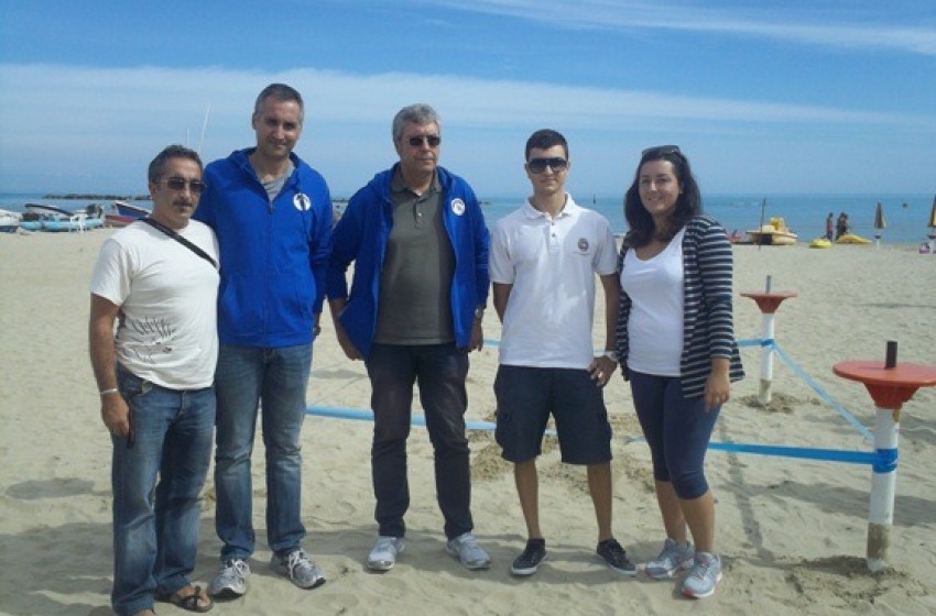 staff di volontari al cento il dott. Olivieri