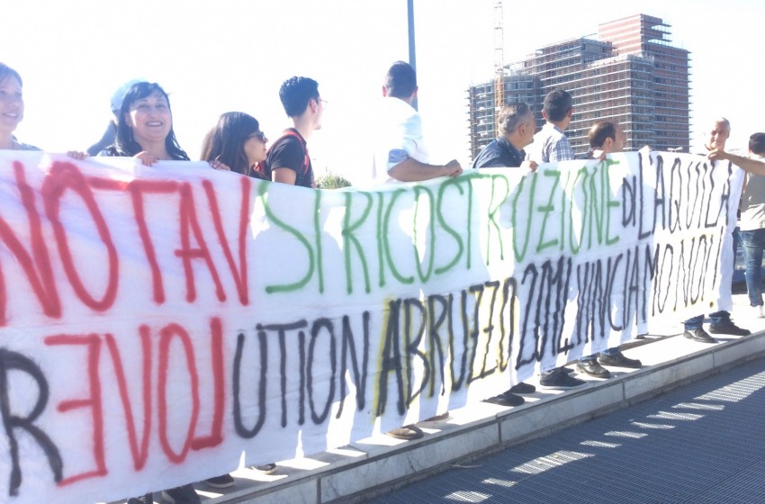 No Tav e Ricostruiamo L'Aquila