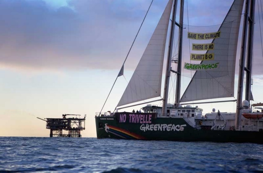 La nave mitica "Rainbow Warrior"