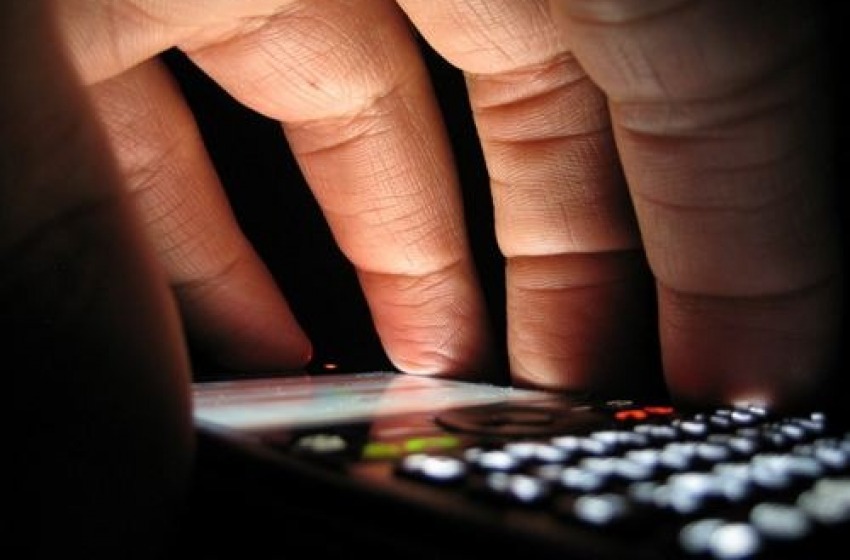 Bomba, acquista Lcd e Ipad con documenti falsi: denunciato