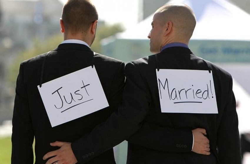 Matrimoni gay annullati, Di Primio: "Rispetto la legge". E certo!