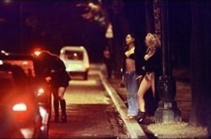 Prostitute ridotte in schiavitù, rinviato il processo