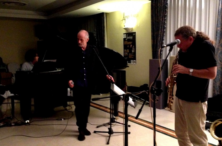 “Sintonie Hi Fi Show”, appassionante performance di Peppe Servillo