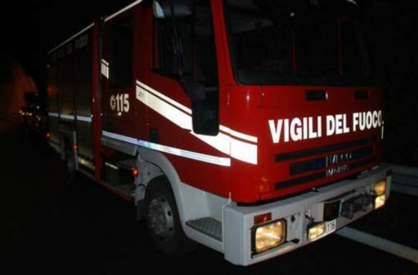 Incendio in un casolare a Corvara, sopralluogo dei pompieri