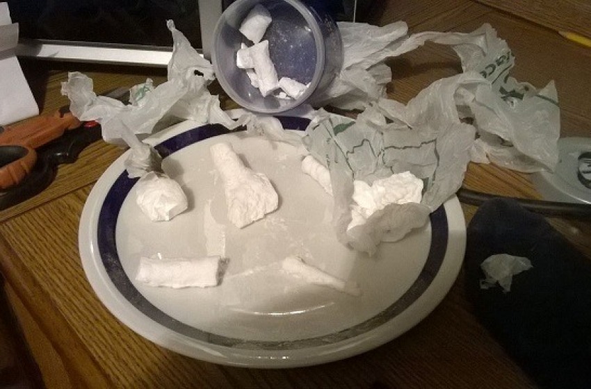 Scoperto laboratorio per "cucinare" la cocaina: coppia nei guai