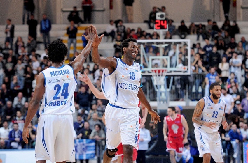 Basket A2 Silver: gli Squali di Roseto battono Piacenza 86-82