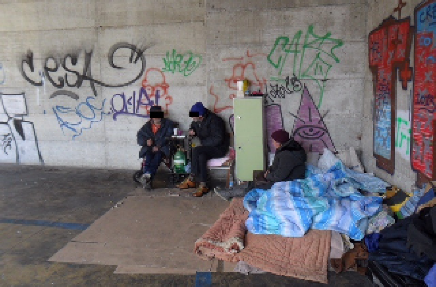 Emergenza senzatetto a Pescara: sgomberato bivacco in via Orazio