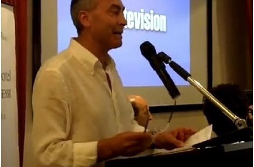 A L'Aquila il quinto congresso dell'Idv incorona De Santis