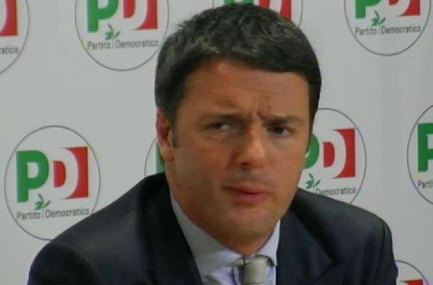 Clamoroso dietrofront di Renzi sulla #BuonaScuola