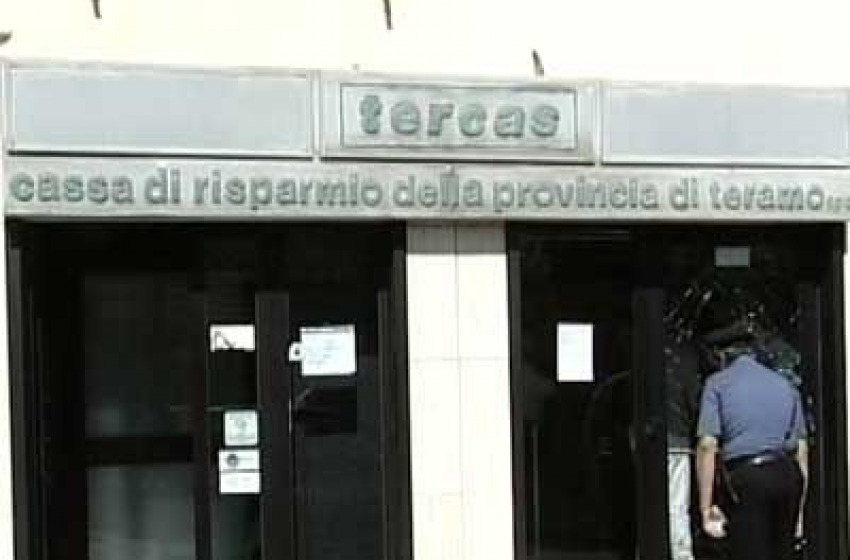 Pescara, rapina in banca: svaligiata la Tercas di via Fabrizi