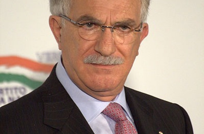 Regionali, Di Pietro 'calca' il Pd