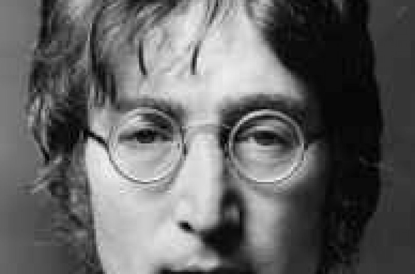 John Lennon è vivo e lotta ancora insieme a noi