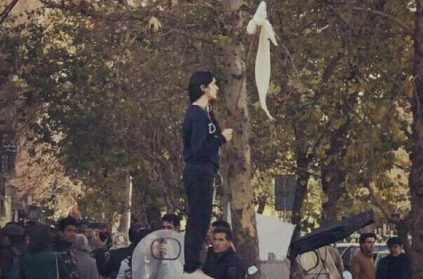 Iraniani in piazza per la liberta'