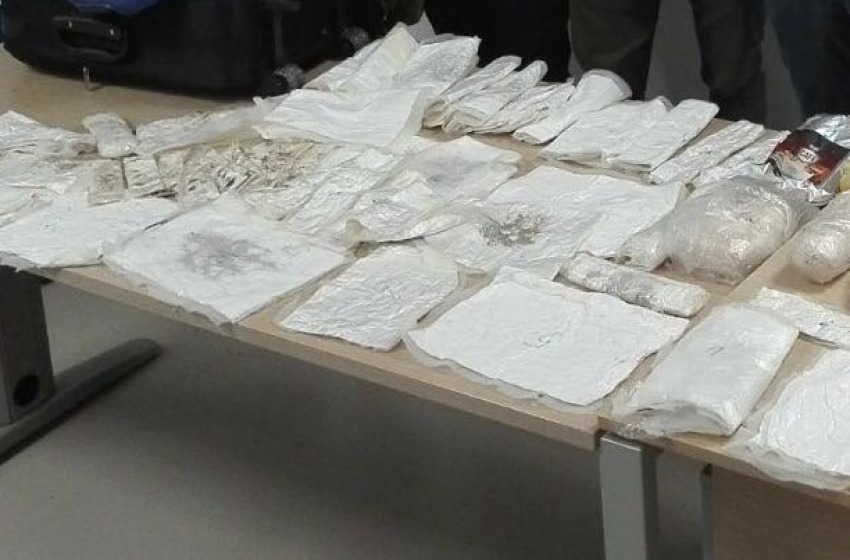Una valigia piena di cocaina (5 Kg) sudamericana mette nei guai tre persone