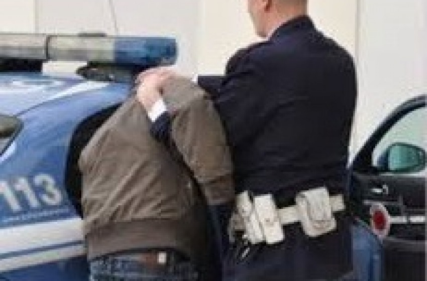 Rapina a mano armata a Piazza Salotto, arrestati due dei banditi della gioielleria