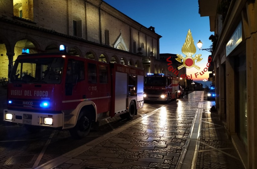 Paura nella notte a Città Sant’Angelo: quattro giovani intossicati