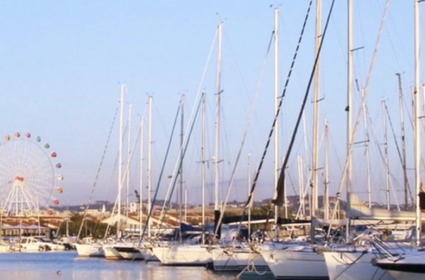 Scoperto business di vacanze in barca abusivo: nei guai cinque skipper