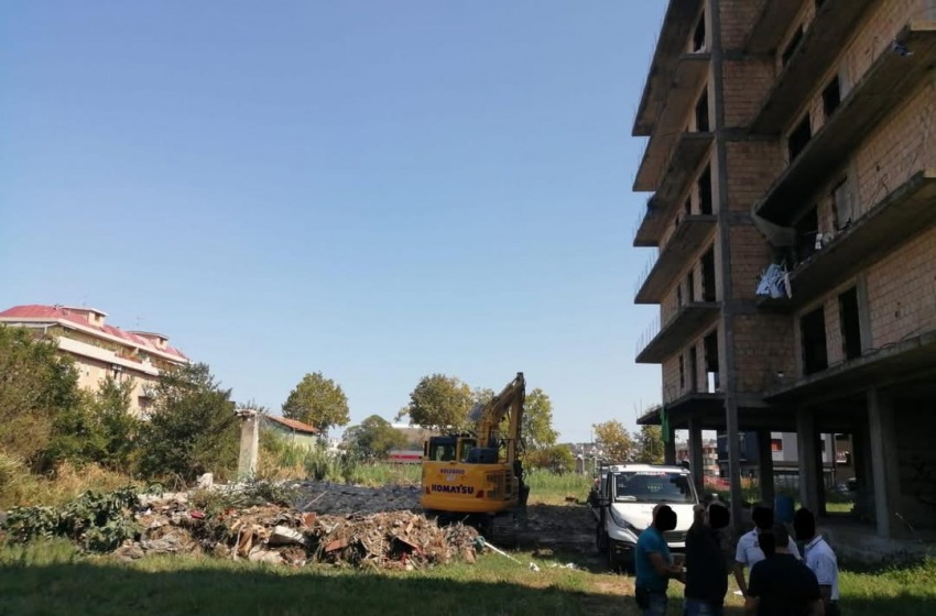 Via Tavo: inizia la demolizione dei Palazzi Clerico 