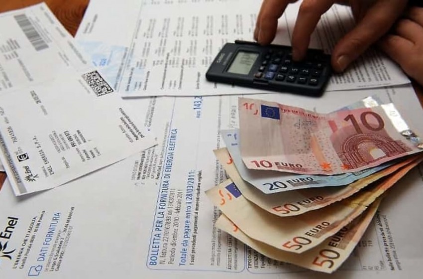 Carovita, elettricità aumentata del 74% in dieci anni 