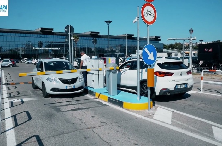 Nuove strisce blu e aumenti sui parcheggi a pagamento 