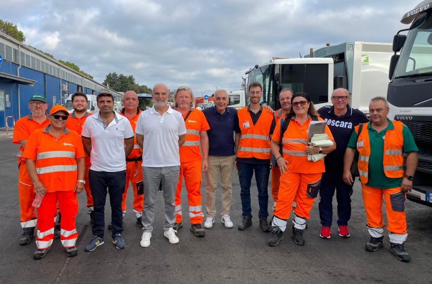 Rifiuti "porta a porta". Il servizio arriva in centro tra le polemiche 