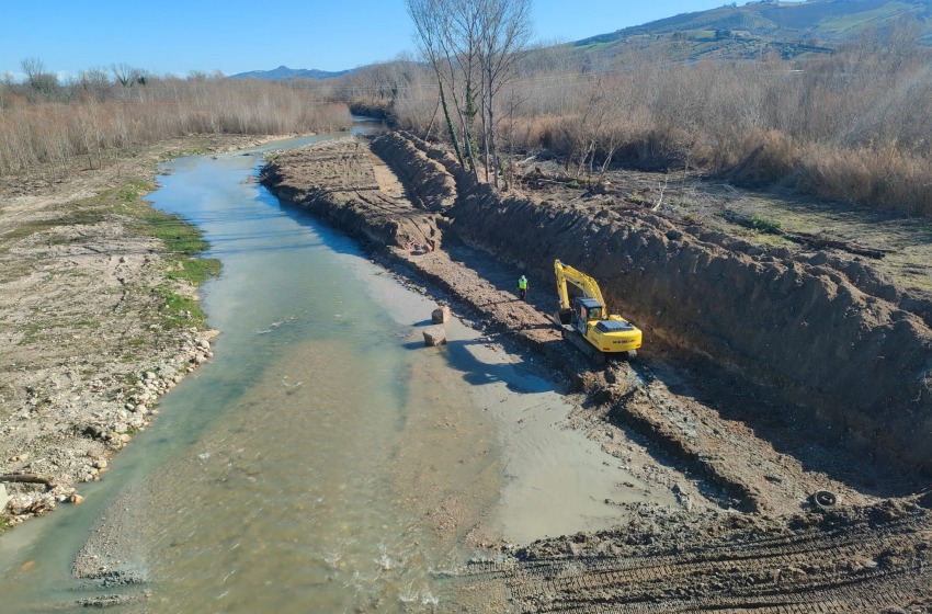Ponte Ancaranese, rinvenuto nuovo ordigno bellico sul Tronto: intervento degli artificieri