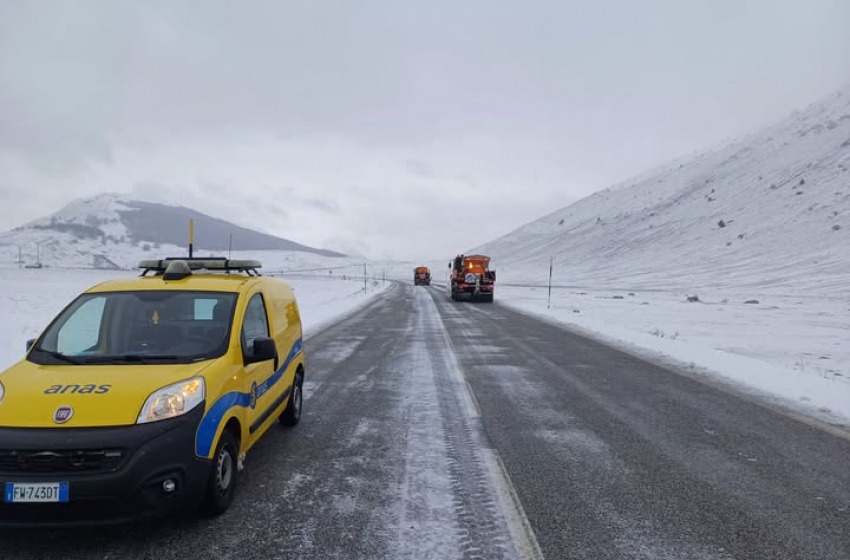 Neve sulla Maielletta: chiusa la Statale 614 a Serramonacesca
