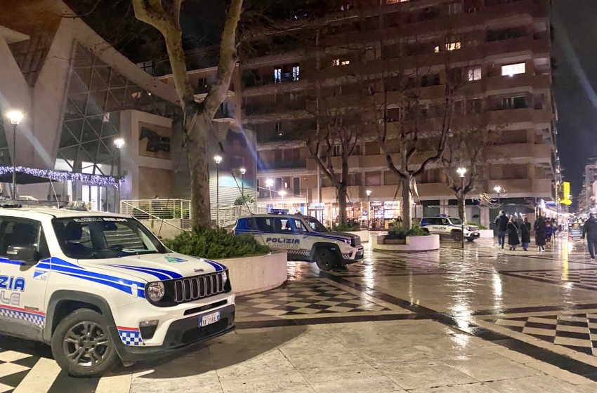 Maxi multe ai locali di Piazza Muzii