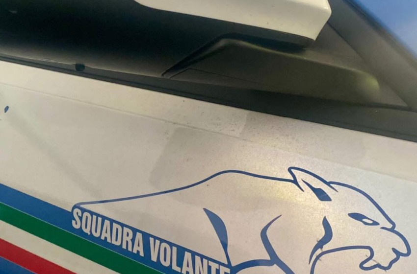 Trovato davanti al bar con la droga: 18enne nei pasticci
