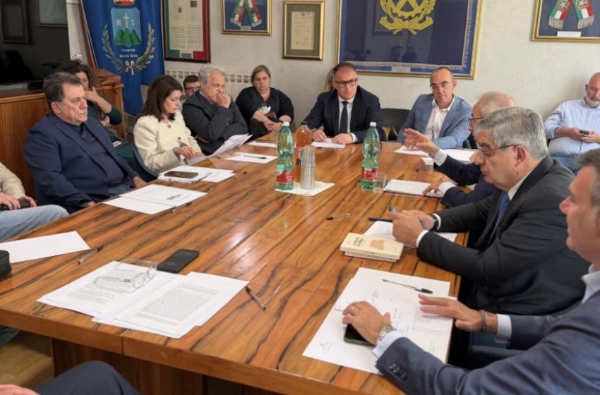 A Montesilvano 'tavola quadrata' per bloccare la Nuova Pescara
