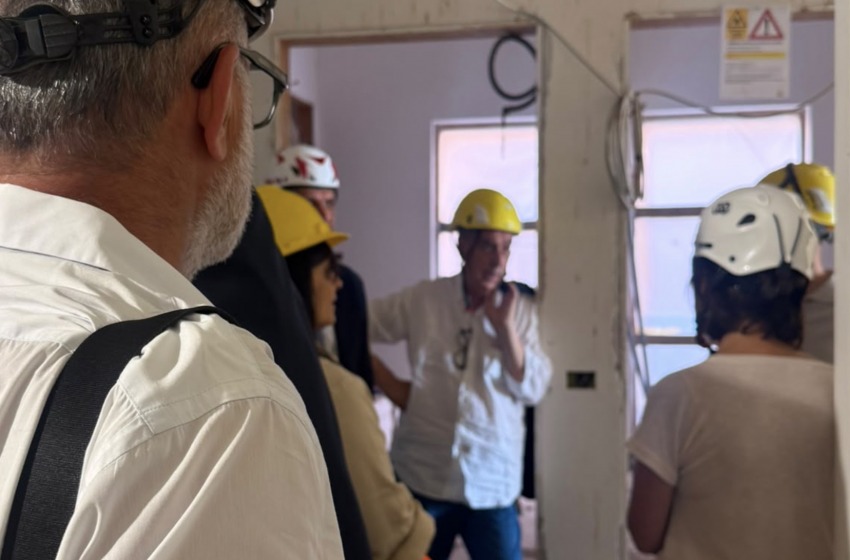 Continua il tour dei cantieri per il sindaco Legnini