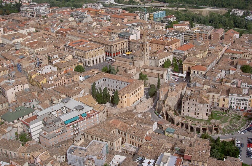 Teramo, guasto a una condotta idrica: possibili disagi fino alle 18