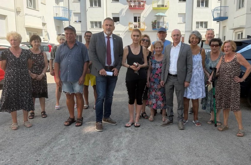 I Pettinaristi in via Rigopiano: "Qui c'&egrave; degrado e paura"