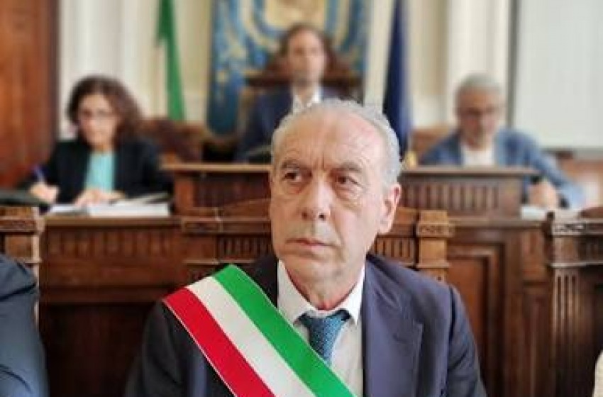 Legnini dimezza la propria indennit&agrave;: &ldquo;Risorse per borse di studio su digitale e IA&rdquo;
