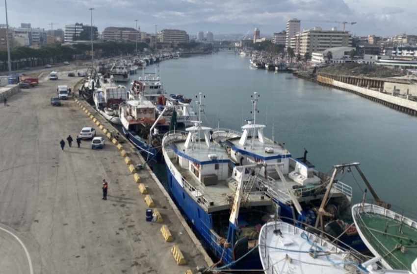Fermo pesca, stop di 45 giorni per lo strascico tra San Benedetto e Bari