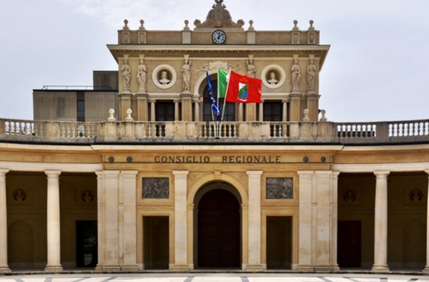 Regione Abruzzo: fondi per trasporto pubblico, Giro d&rsquo;Abruzzo e rete elettrica