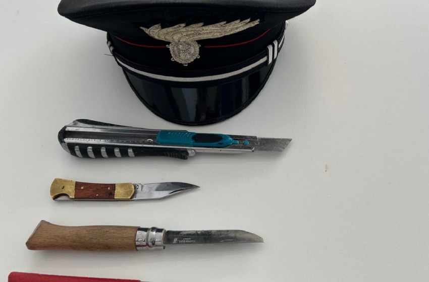 Via Mameli: quattro denunciati per porto di coltelli e un taglierino