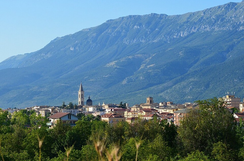 Studentessa aggredita a Sulmona diventa caso nazionale
