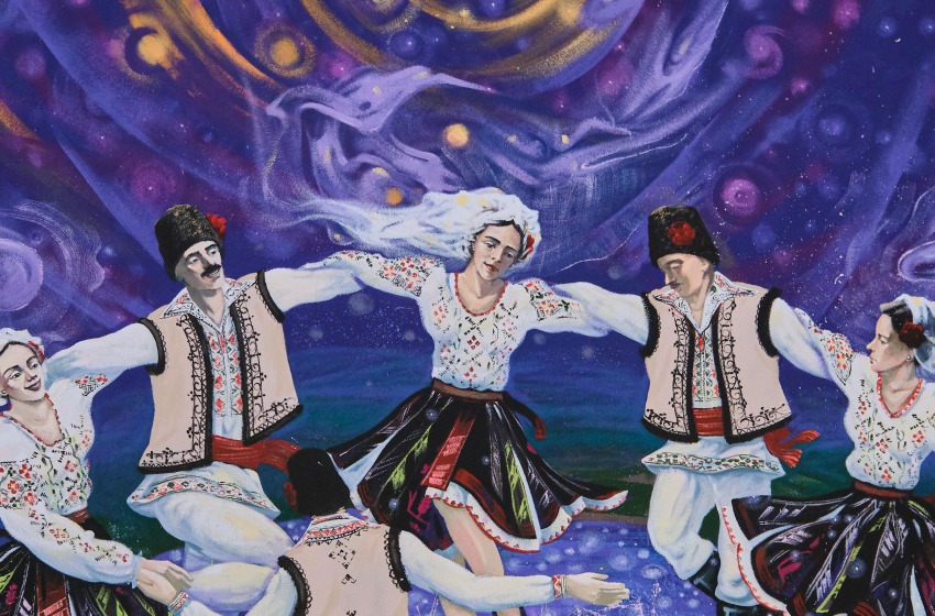 Aielli inaugura il murale della Moldova: arte, danza e universo nel museo a cielo aperto