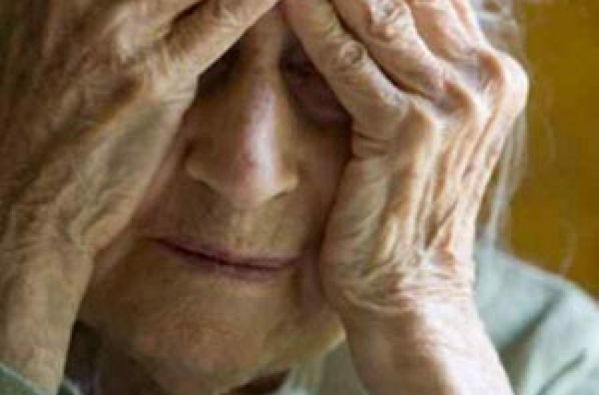 Maltratta la nonna per mesi, poi la minaccia di morte: ammonimento per un 21enne teramano
