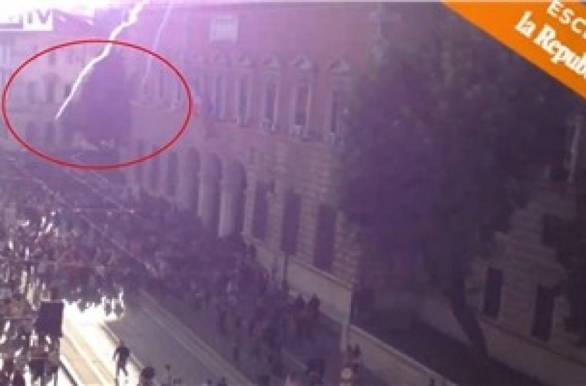 Lacrimogeni dal Ministero