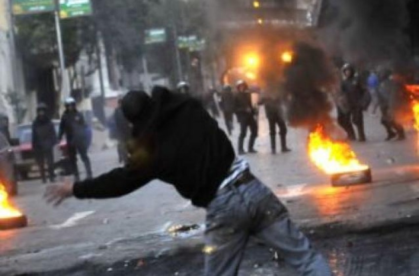 Scontri al Cairo: otto morti