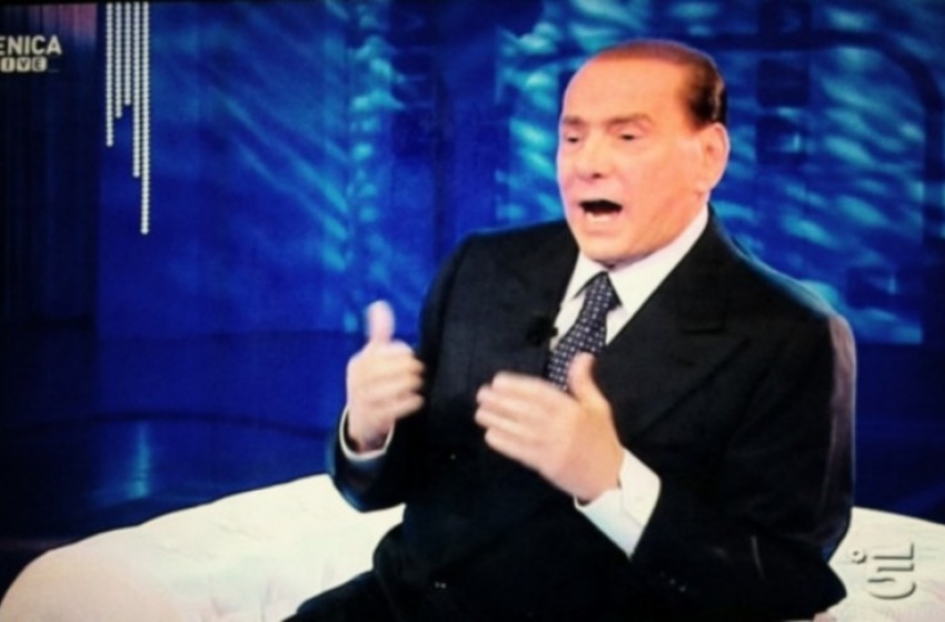 Berlusconi va "fuori onda"