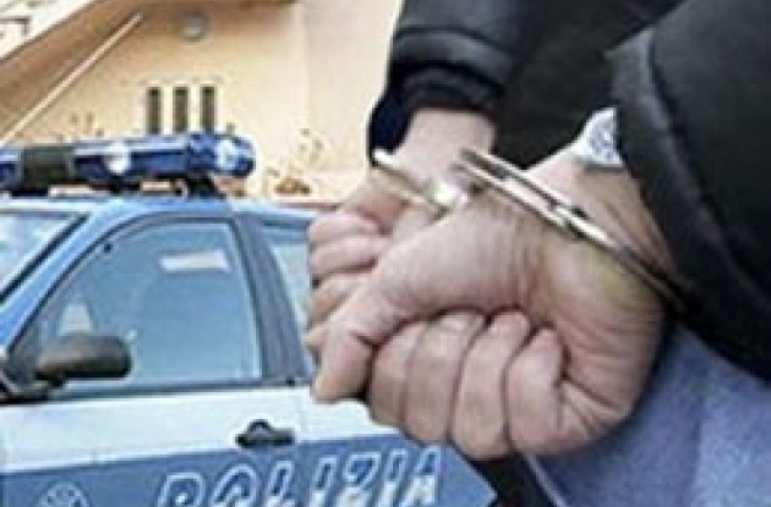 Ruba portafoglio (e sbaglia)